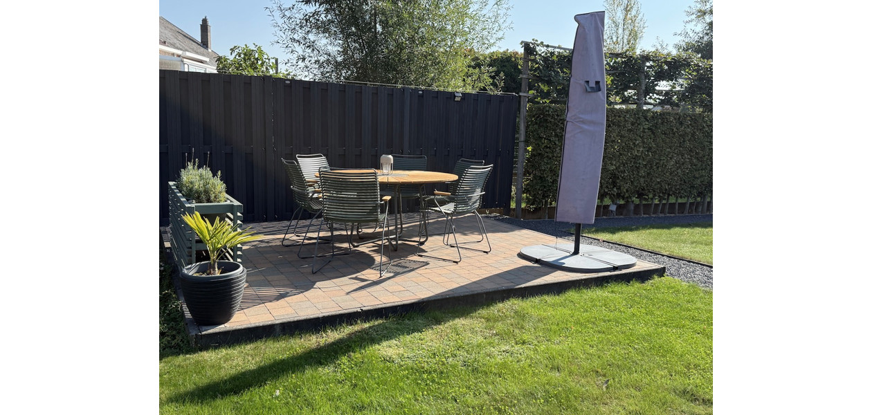 UITERST RUSTIG EN RESIDENTIEEL HOB MET 4 SLAAPKAMERS, GARAGE EN PRACHTIGE TUIN