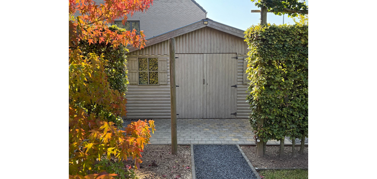 UITERST RUSTIG EN RESIDENTIEEL HOB MET 4 SLAAPKAMERS, GARAGE EN PRACHTIGE TUIN