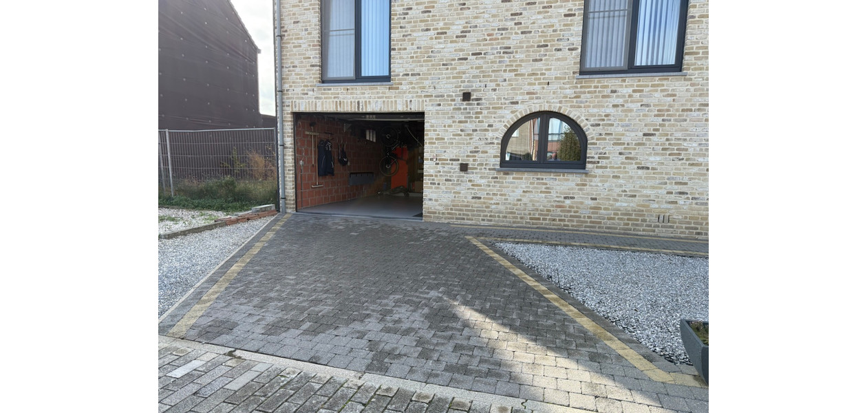 UITERST RUSTIG EN RESIDENTIEEL HOB MET 4 SLAAPKAMERS, GARAGE EN PRACHTIGE TUIN