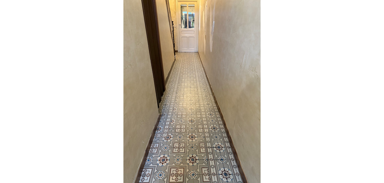 RUIME TE RENOVEREN STIJLVOLLE WONING MET IMMENSE TUIN, GARAGE