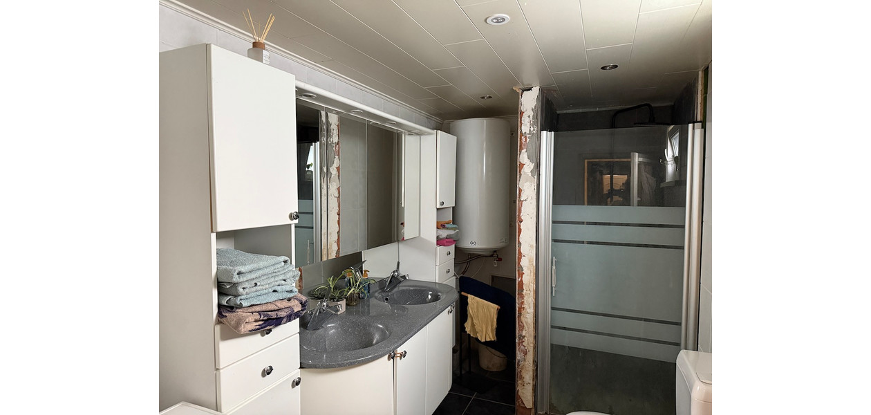 RUIME TE RENOVEREN STIJLVOLLE WONING MET IMMENSE TUIN, GARAGE