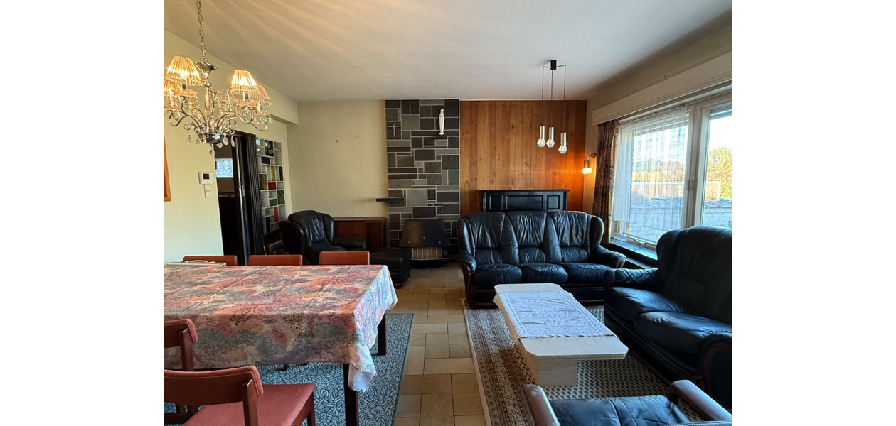 MAISON TRÈS SPACIEUSE EN CENTRE-VILLE. JARDIN ET GARAGE