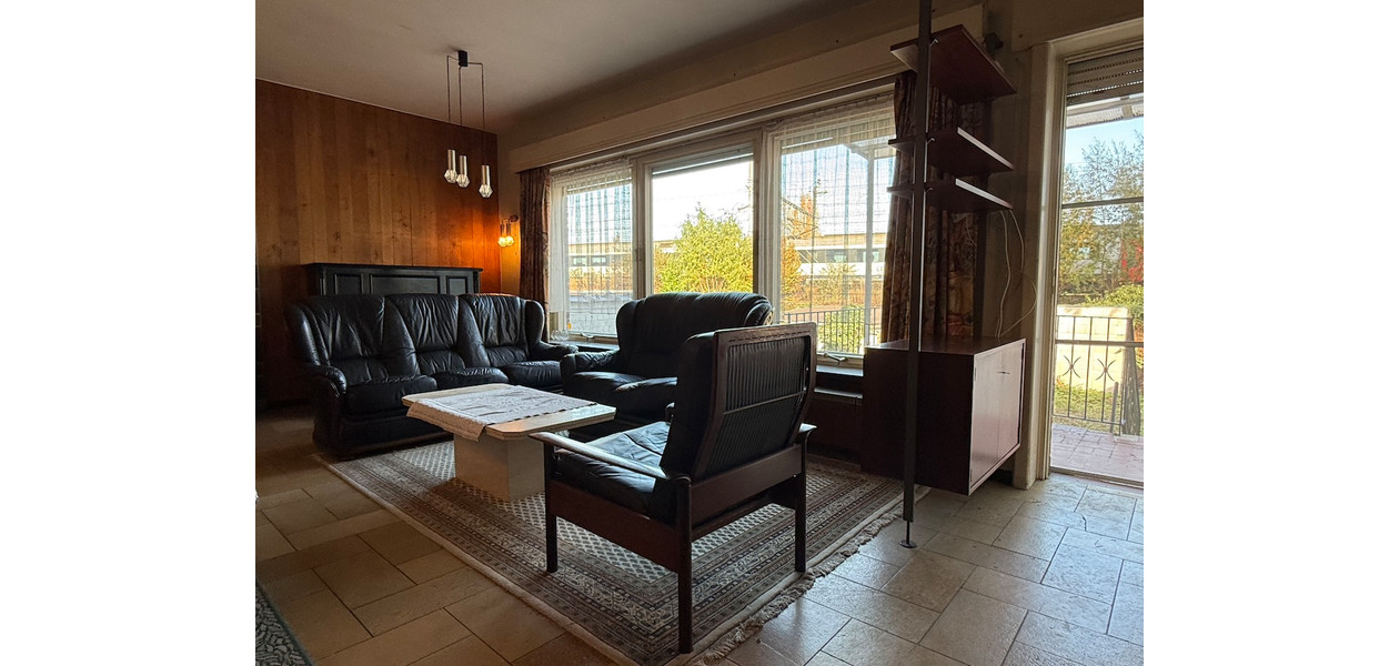 MAISON TRÈS SPACIEUSE EN CENTRE-VILLE. JARDIN ET GARAGE