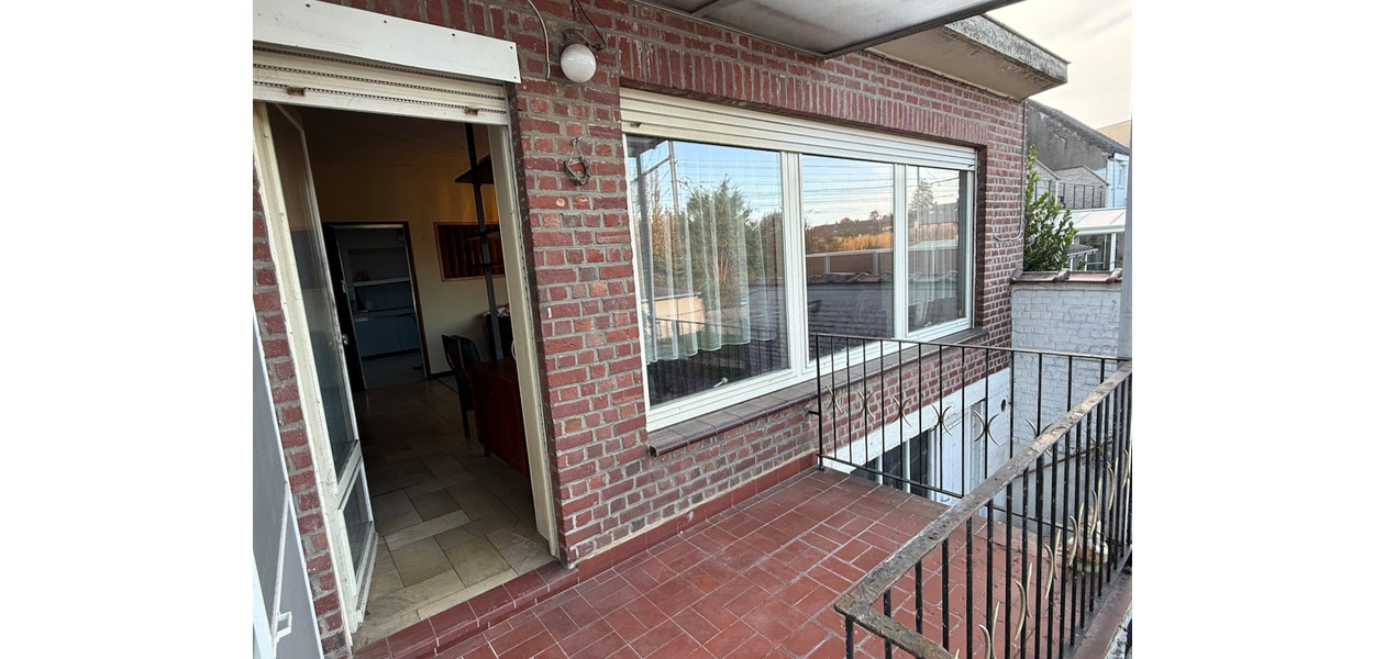 MAISON TRÈS SPACIEUSE EN CENTRE-VILLE. JARDIN ET GARAGE