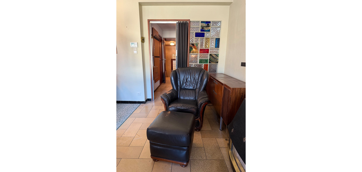 MAISON TRÈS SPACIEUSE EN CENTRE-VILLE. JARDIN ET GARAGE