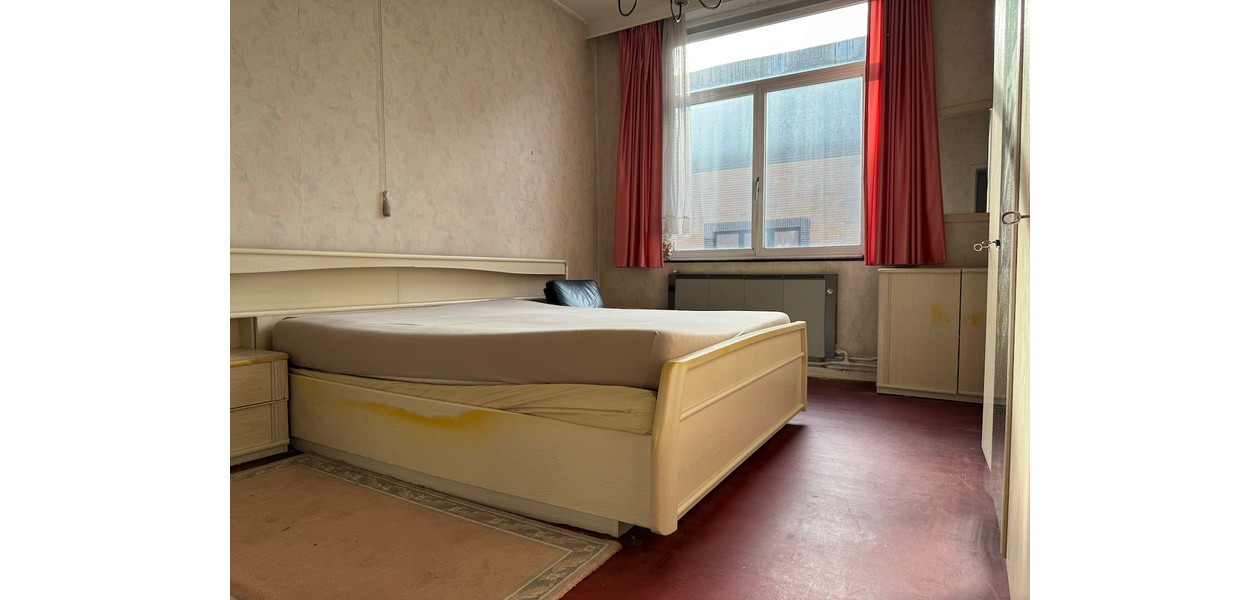 MAISON TRÈS SPACIEUSE EN CENTRE-VILLE. JARDIN ET GARAGE