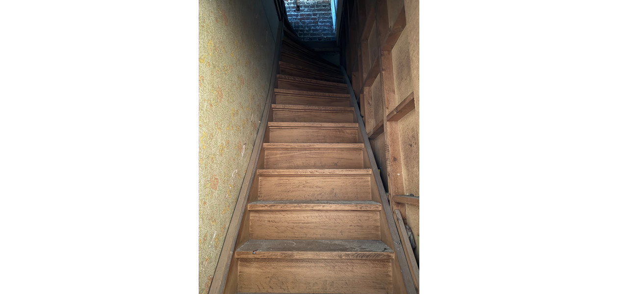 MAISON TRÈS SPACIEUSE EN CENTRE-VILLE. JARDIN ET GARAGE