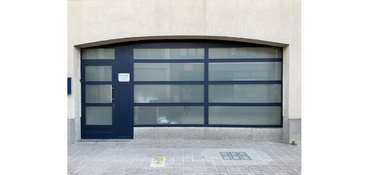 MAISON TRÈS SPACIEUSE EN CENTRE-VILLE. JARDIN ET GARAGE