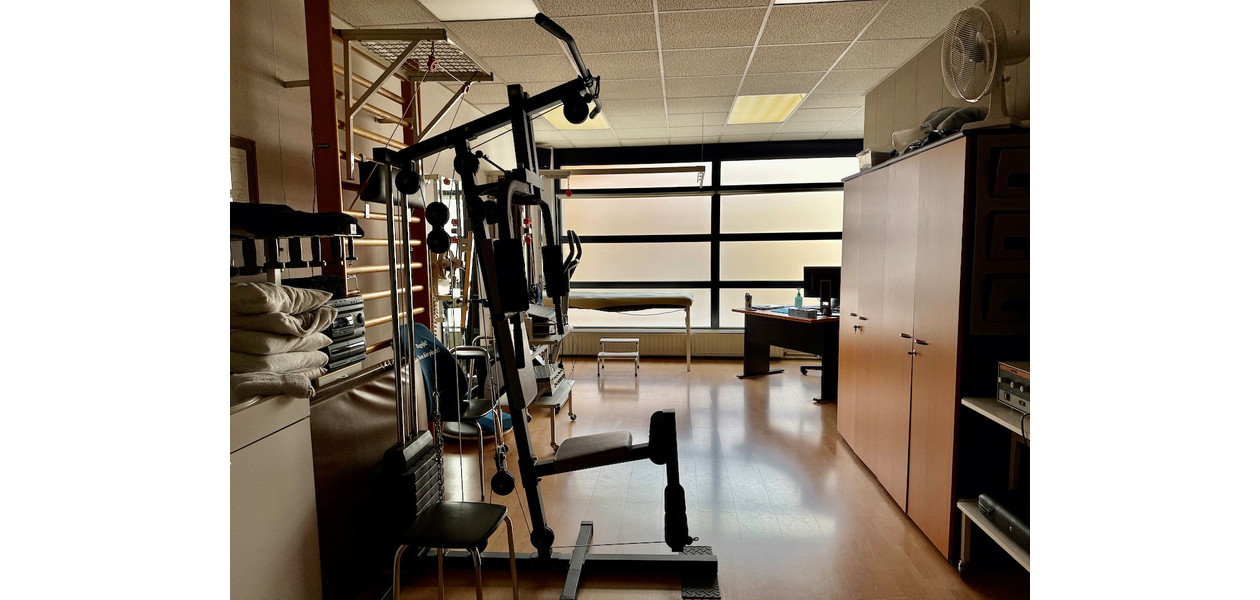 MAISON TRÈS SPACIEUSE EN CENTRE-VILLE. JARDIN ET GARAGE