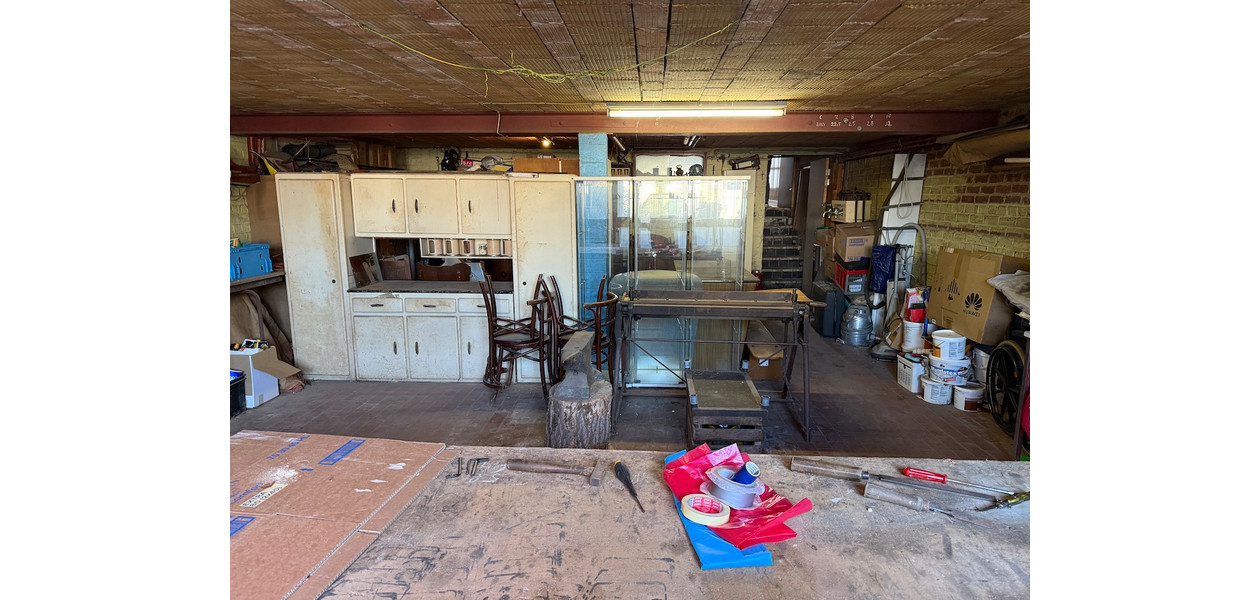 MAISON TRÈS SPACIEUSE EN CENTRE-VILLE. JARDIN ET GARAGE