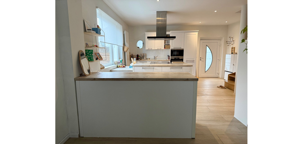 MAISON FAMILIALE SPACIEUSE ENTIÈREMENT RÉNOVÉE