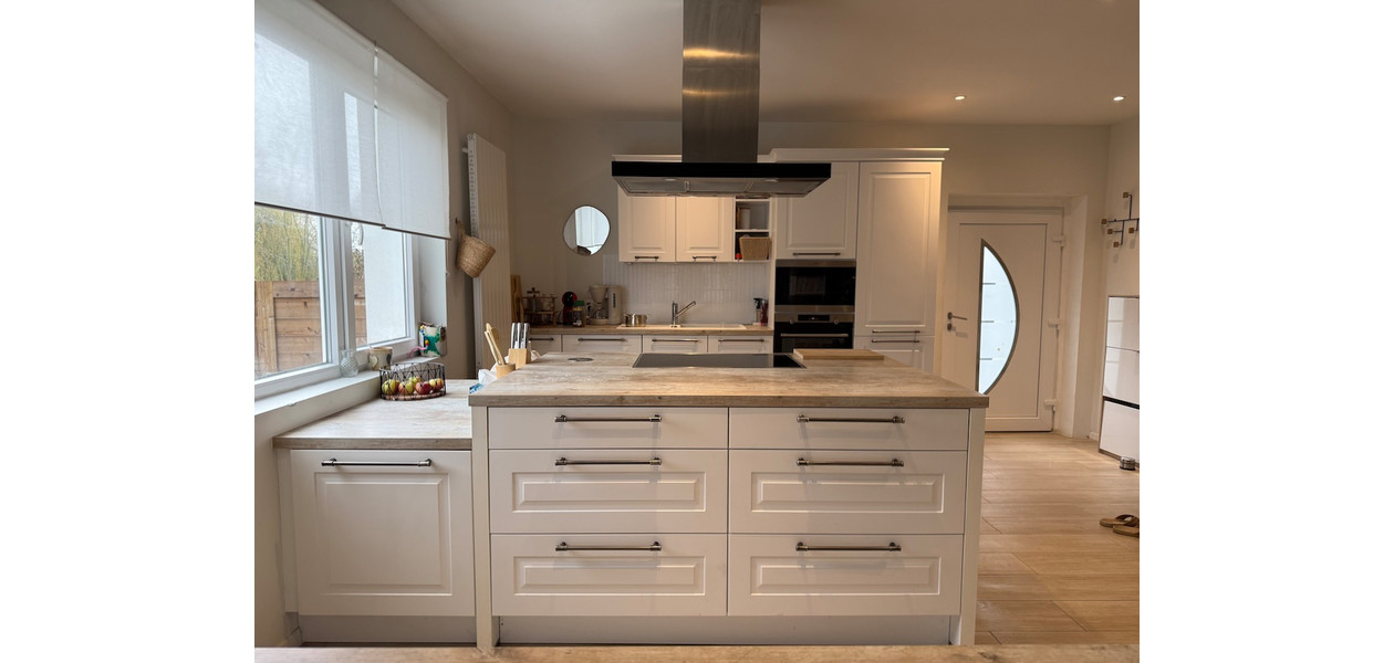 MAISON FAMILIALE SPACIEUSE ENTIÈREMENT RÉNOVÉE