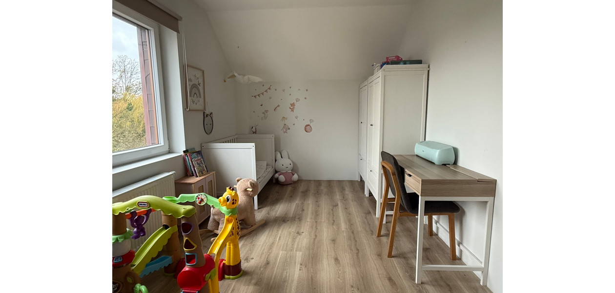 MAISON FAMILIALE SPACIEUSE ENTIÈREMENT RÉNOVÉE