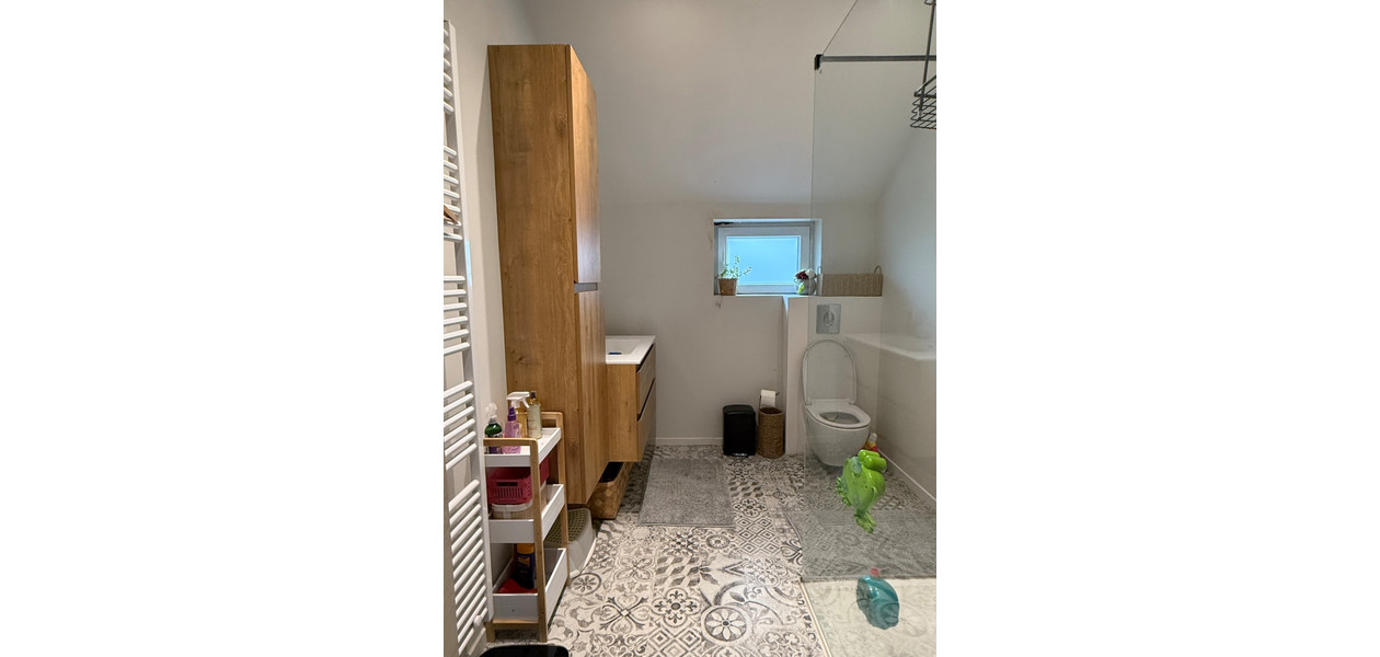 MAISON FAMILIALE SPACIEUSE ENTIÈREMENT RÉNOVÉE