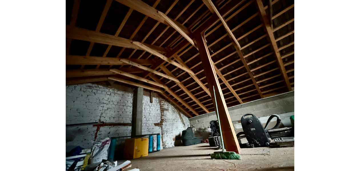 MAISON FAMILIALE SPACIEUSE ENTIÈREMENT RÉNOVÉE