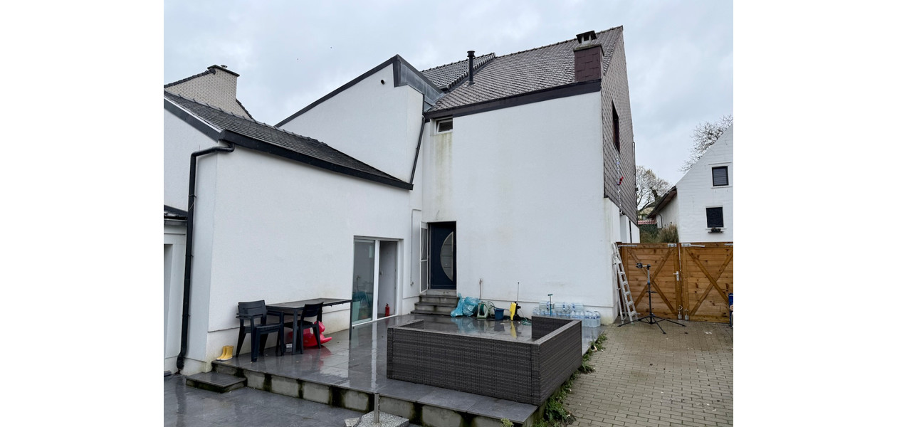 MAISON FAMILIALE SPACIEUSE ENTIÈREMENT RÉNOVÉE