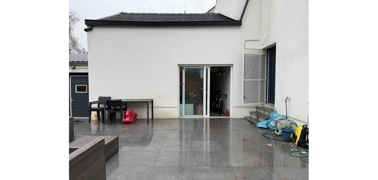 MAISON FAMILIALE SPACIEUSE ENTIÈREMENT RÉNOVÉE