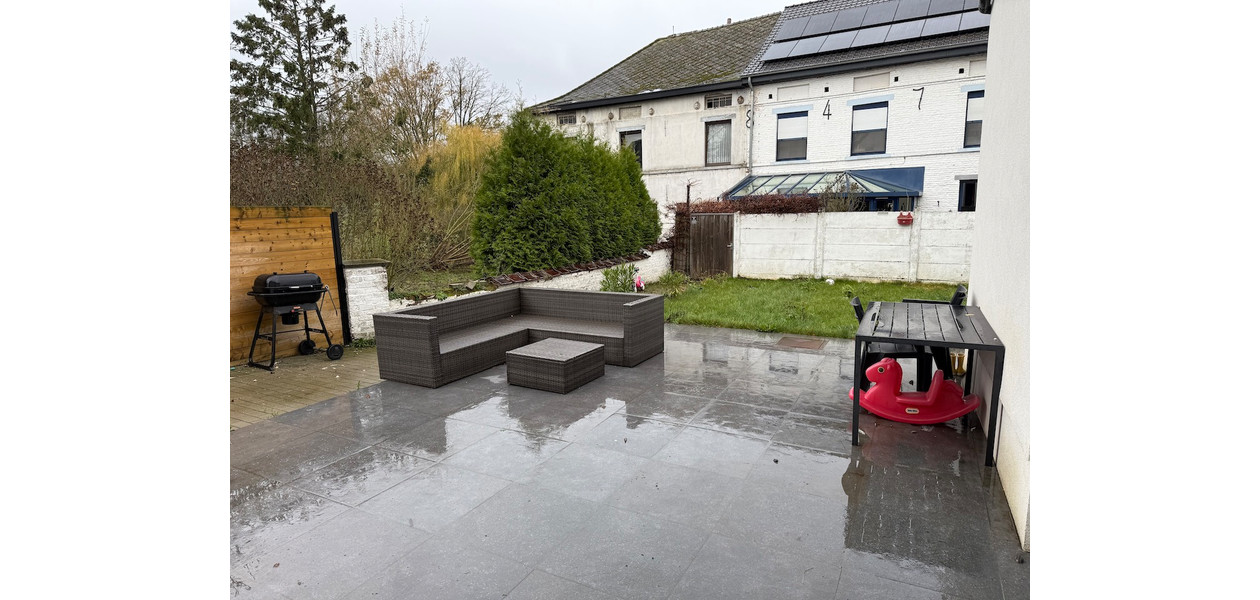 MAISON FAMILIALE SPACIEUSE ENTIÈREMENT RÉNOVÉE