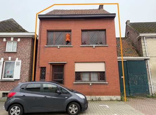 RUIME TE RENOVEREN GEZINSWONING MET TUIN