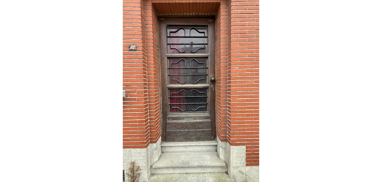 RUIME TE RENOVEREN GEZINSWONING MET TUIN