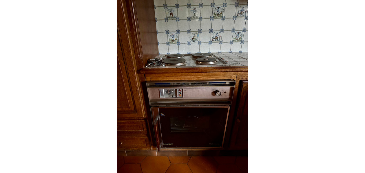 RUIME TE RENOVEREN GEZINSWONING MET TUIN