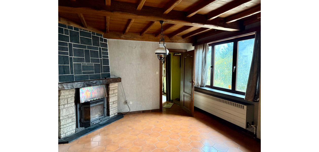 RUIME TE RENOVEREN GEZINSWONING MET TUIN