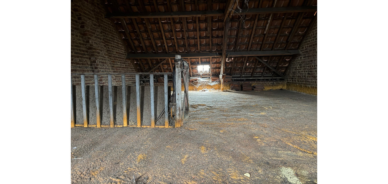 RUIME TE RENOVEREN GEZINSWONING MET TUIN