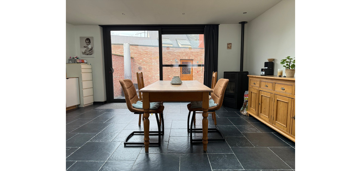 INSTAPKLARE RUIME FAMILIE WONING : 4 SLPKMRS - TUIN - GARAGE