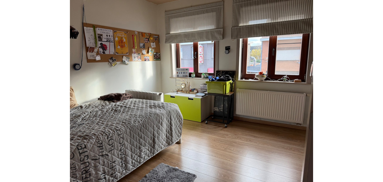 INSTAPKLARE RUIME FAMILIE WONING : 4 SLPKMRS - TUIN - GARAGE