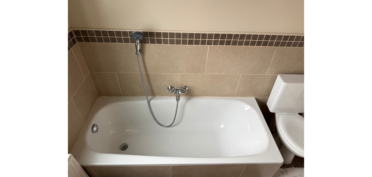 INSTAPKLARE RUIME FAMILIE WONING : 4 SLPKMRS - TUIN - GARAGE