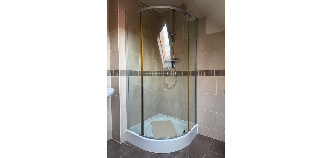 INSTAPKLARE RUIME FAMILIE WONING : 4 SLPKMRS - TUIN - GARAGE