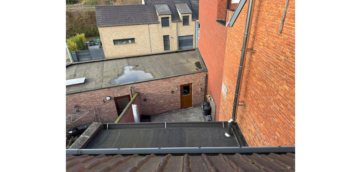 INSTAPKLARE RUIME FAMILIE WONING : 4 SLPKMRS - TUIN - GARAGE