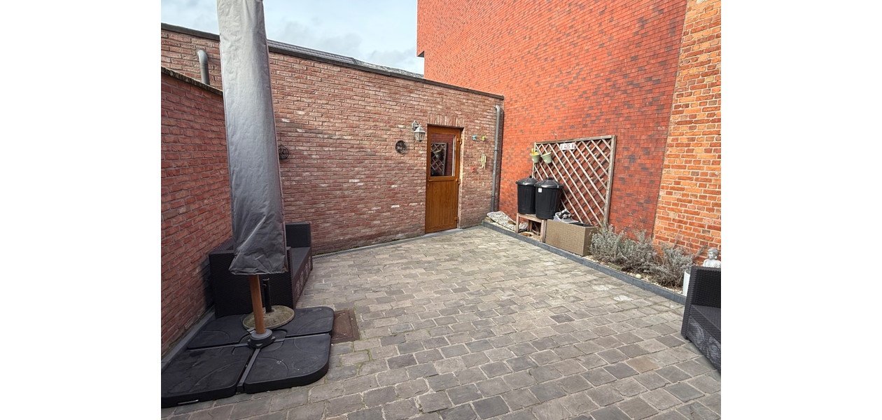 INSTAPKLARE RUIME FAMILIE WONING : 4 SLPKMRS - TUIN - GARAGE