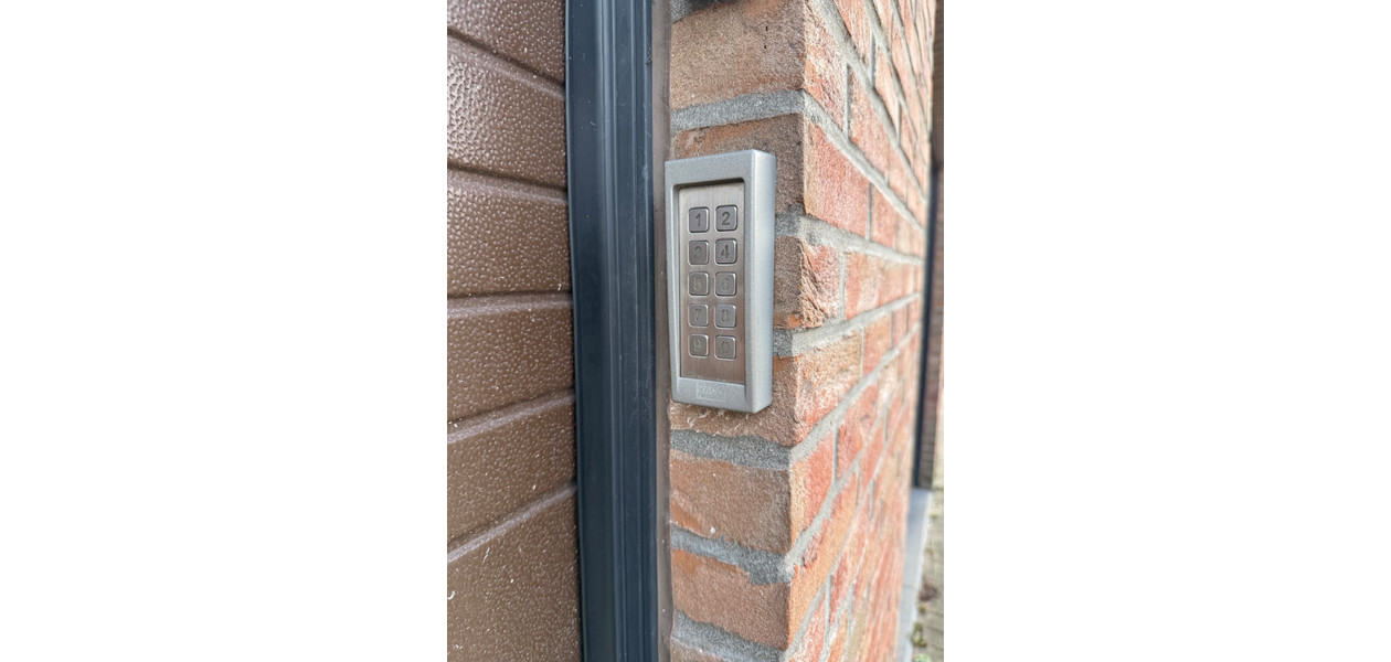 INSTAPKLARE RUIME FAMILIE WONING : 4 SLPKMRS - TUIN - GARAGE