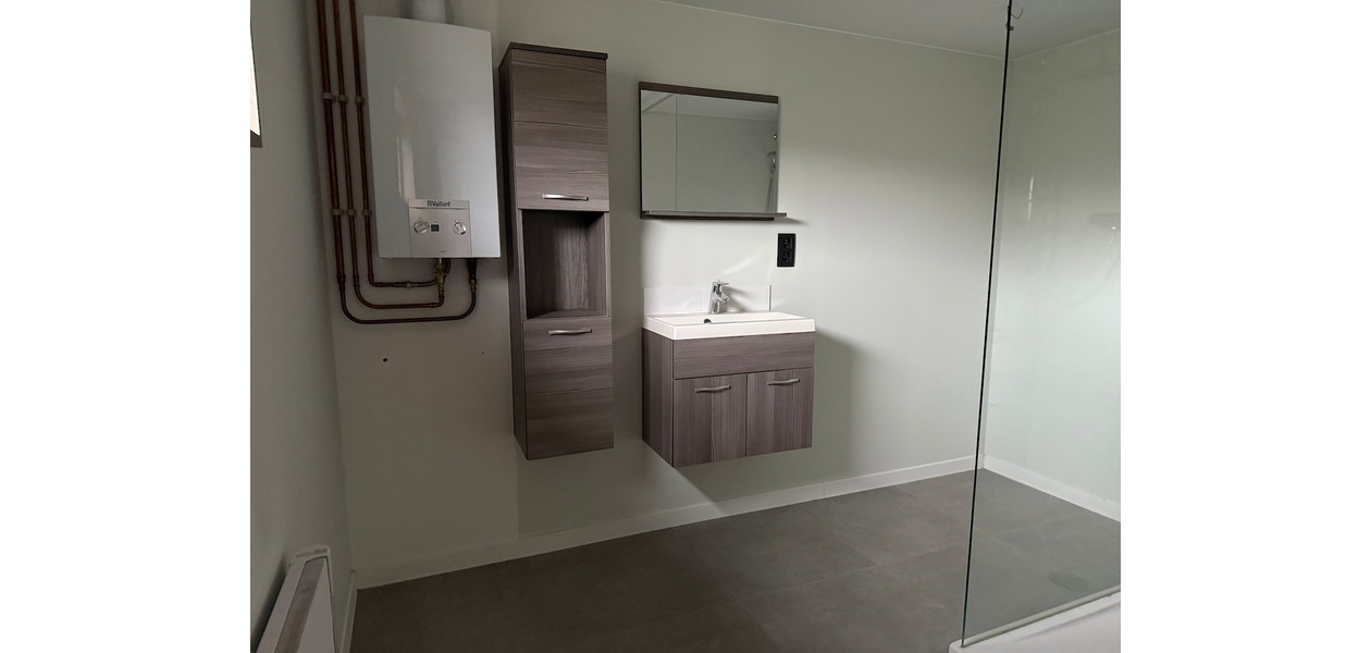 Uniek gelegen te renoveren karakterwoning,  4 slpkmrs en grote tuin