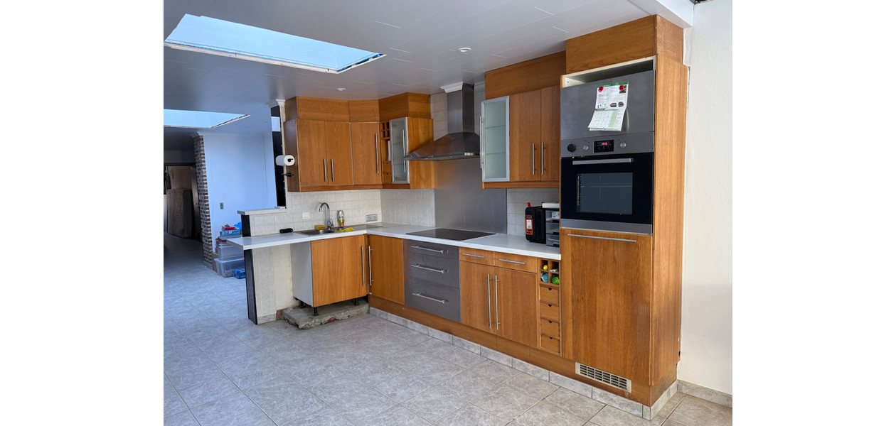 CENTRAAL GELEGEN FAMILIALE WONING MET 4 SLPKMRS EN TUIN.