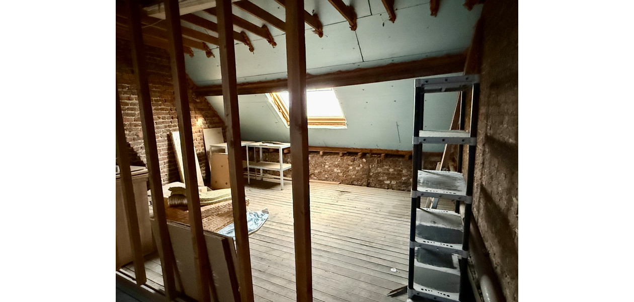 CENTRAAL GELEGEN FAMILIALE WONING MET 4 SLPKMRS EN TUIN.