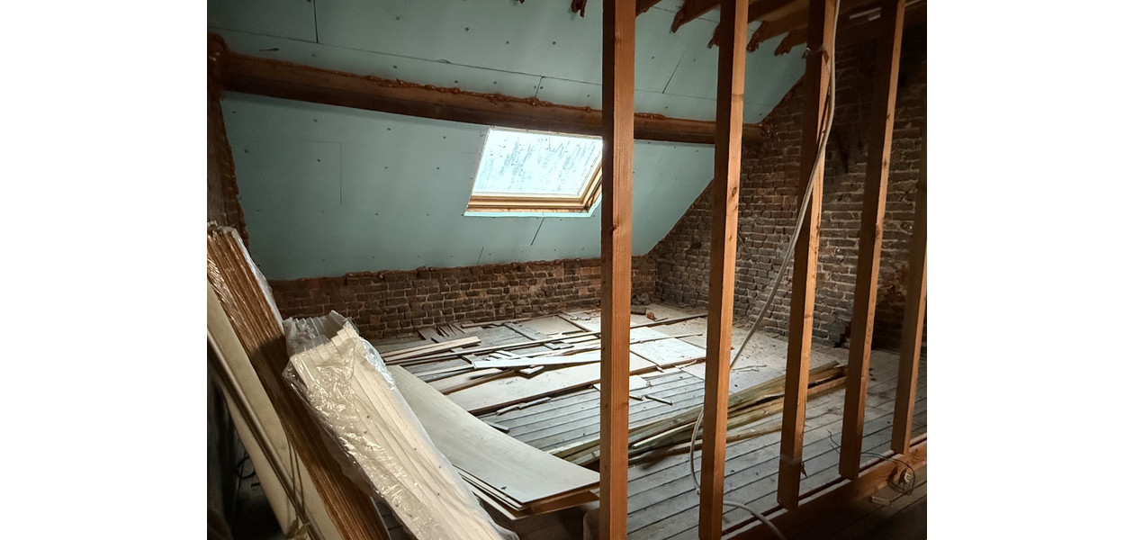 CENTRAAL GELEGEN FAMILIALE WONING MET 4 SLPKMRS EN TUIN.