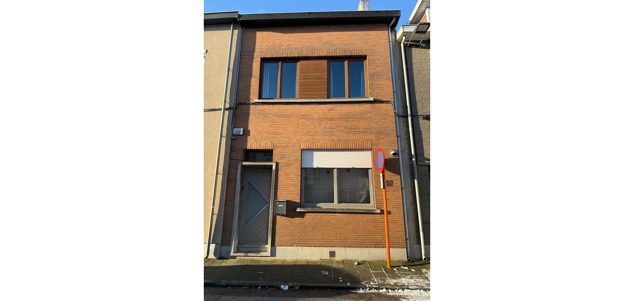 CENTRAAL GELEGEN FAMILIALE WONING MET 4 SLPKMRS EN TUIN.