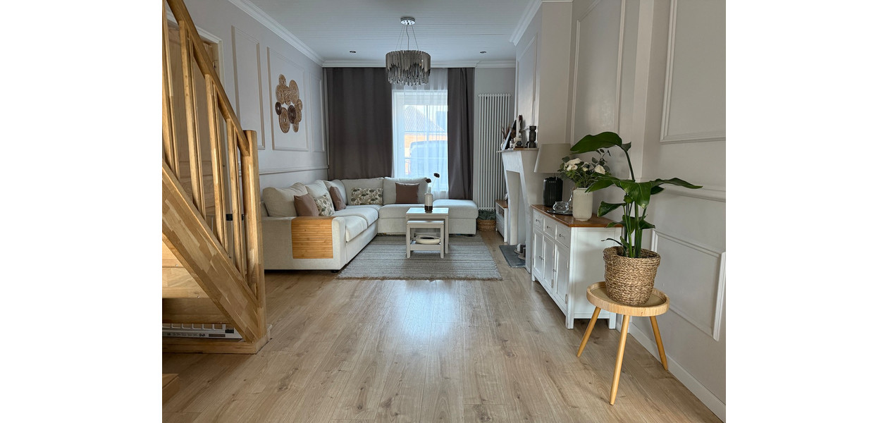 SUPER GEZELLIGE GERENOVEERDE WONING MET TUIN - INSTAPKLAAR