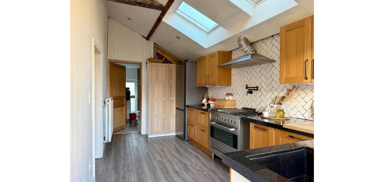 SUPER GEZELLIGE GERENOVEERDE WONING MET TUIN - INSTAPKLAAR