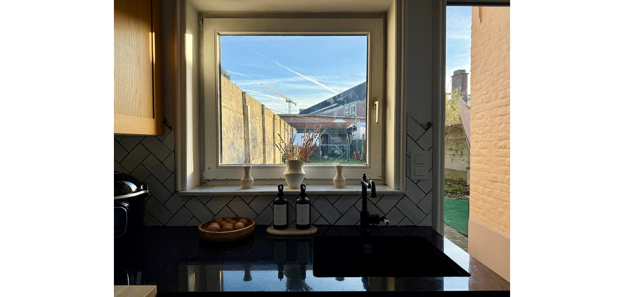 SUPER GEZELLIGE GERENOVEERDE WONING MET TUIN - INSTAPKLAAR