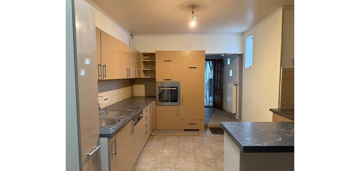 GEZELLIGE GEZINSWONING MET 3 SLAAPKAMERS EN TUIN