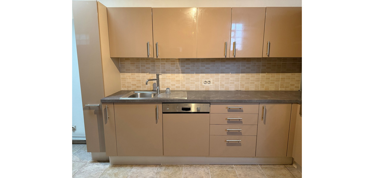 GEZELLIGE GEZINSWONING MET 3 SLAAPKAMERS EN TUIN