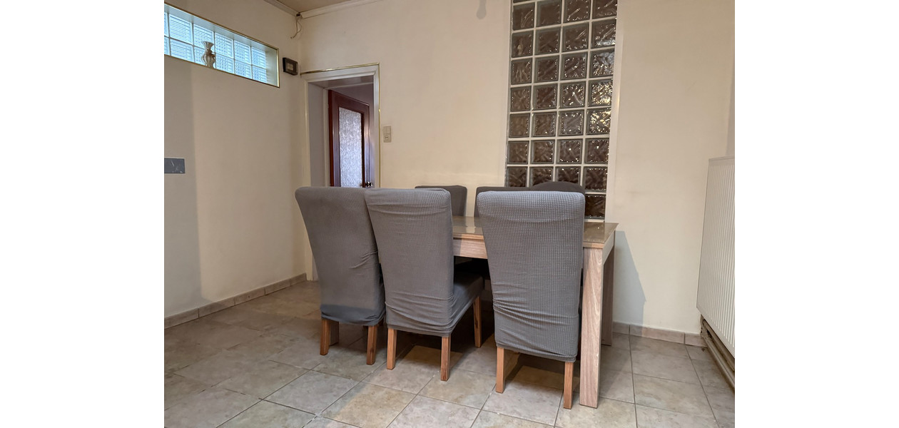 GEZELLIGE GEZINSWONING MET 3 SLAAPKAMERS EN TUIN