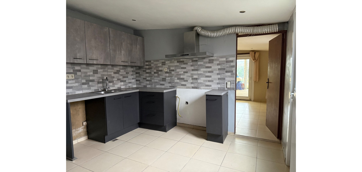 GEZELLIGE GEZINSWONING MET 3 SLAAPKAMERS EN TUIN