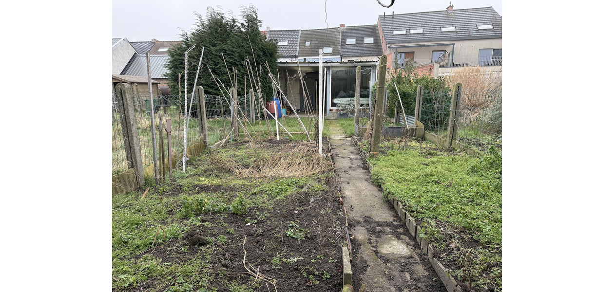 GEZELLIGE GEZINSWONING MET 3 SLAAPKAMERS EN TUIN