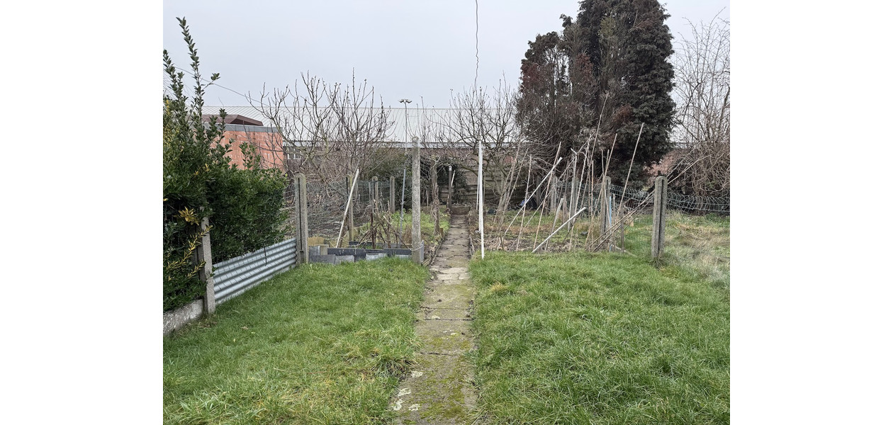 GEZELLIGE GEZINSWONING MET 3 SLAAPKAMERS EN TUIN