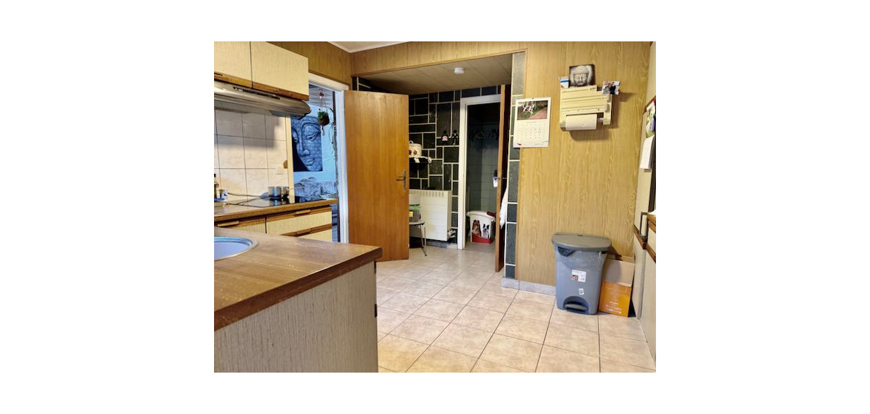 RUSTIG GELEGEN HOB IN RESIDENTIËLE WIJK, 3 SLAAPKAMERS, TUIN & GARAGE