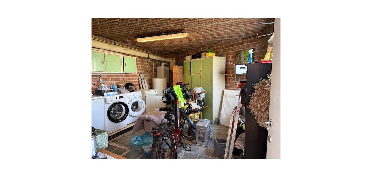 RUSTIG GELEGEN HOB IN RESIDENTIËLE WIJK, 3 SLAAPKAMERS, TUIN & GARAGE